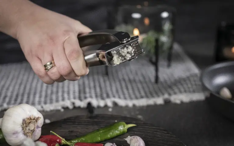 Kuhn Rikon Epicurean Garlic Press